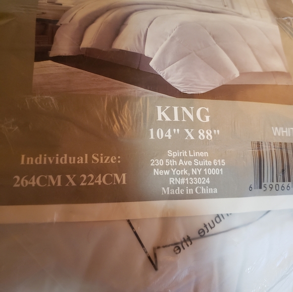 NEW KING SIZE 5TH AVENUE DOWN  COMFORTER $225 - Picture 5 of 6